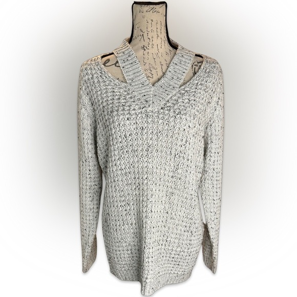 Papillon Sweater - Picture 1 of 6